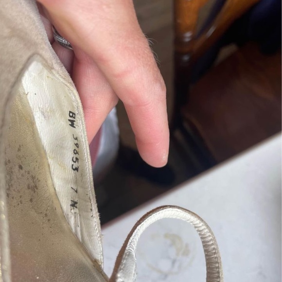 Stuar Weitzman sling back heels - Picture 3 of 4